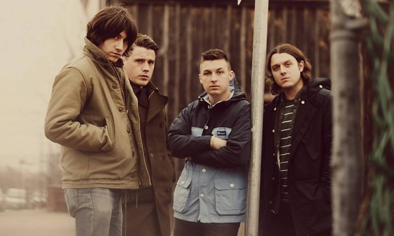 Vocalista dos Arctic Monkeys: 'estou até sugerindo interações