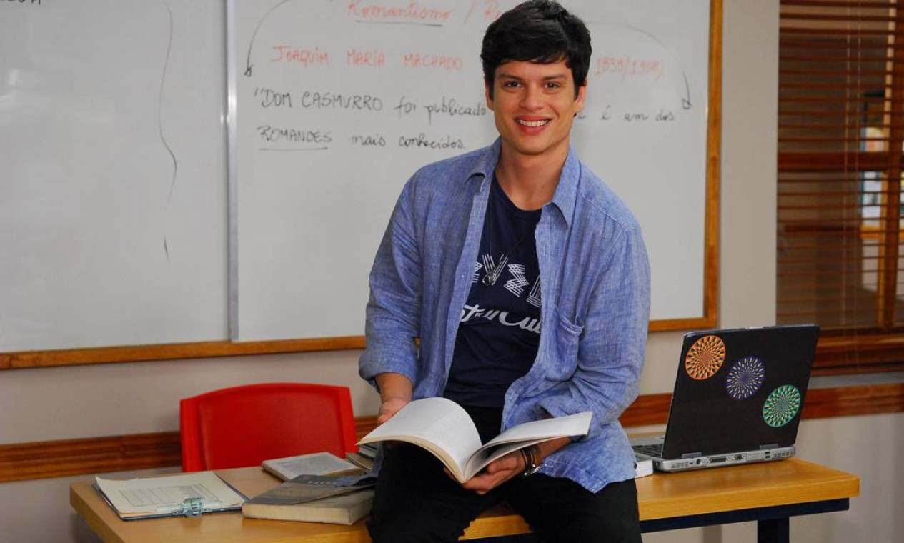 Eduardo Pires elogia Vicente, seu personagem em ‘Rebelde’ - Jornal O Globo