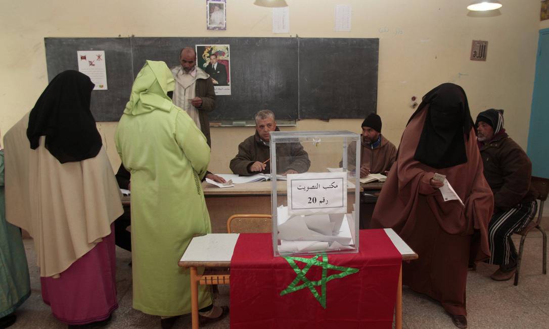 Mulheres votam em escola em Marrakesh Foto: JEAN BLONDIN / REUTERS