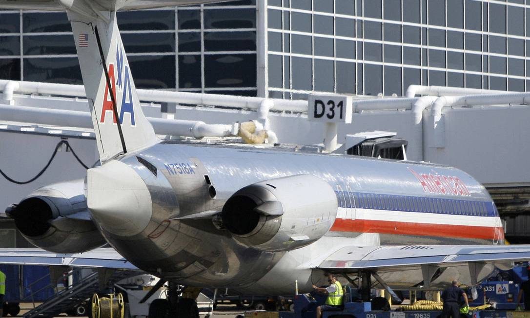 Em foto de arquivo, avião da American Airlines no Aeroporto de Dallas, no Texas, EUA Foto: Tony Gutierrez / AP