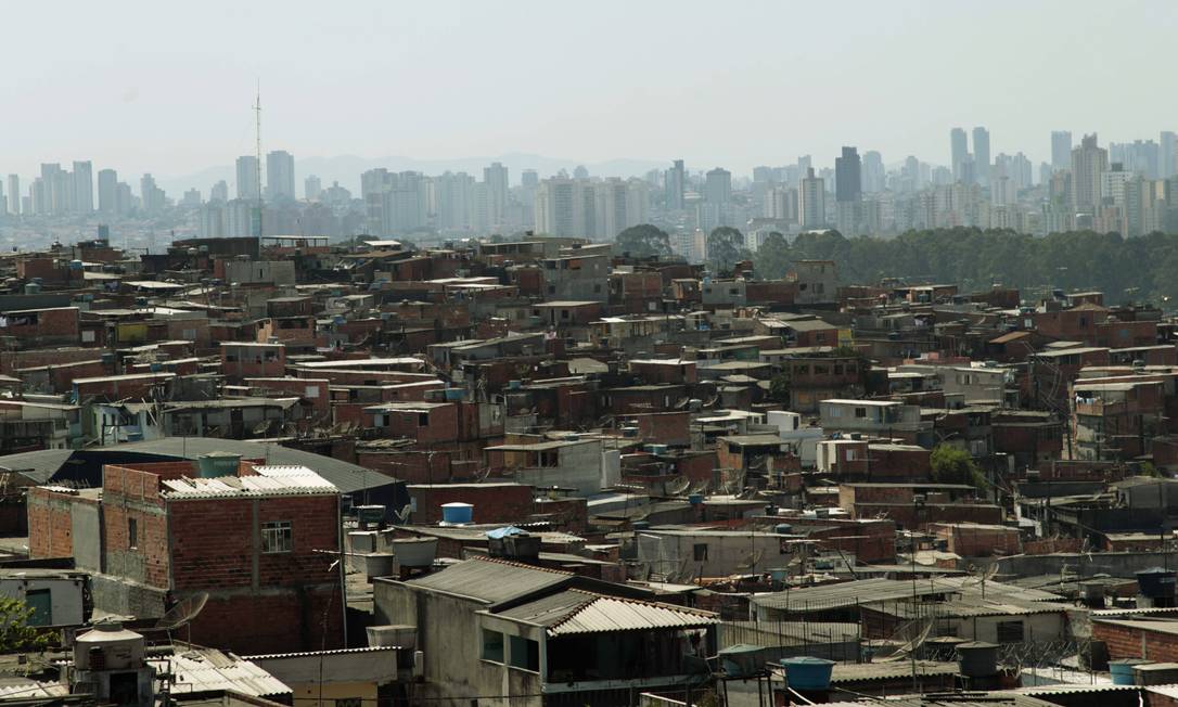 Favela de Heliópolis, em São Paulo Foto: Marcos Alves / O Globo