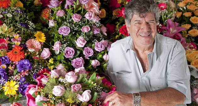 Florista mais famoso do Rio ignora aposentadoria e distribui buquês -  Jornal O Globo