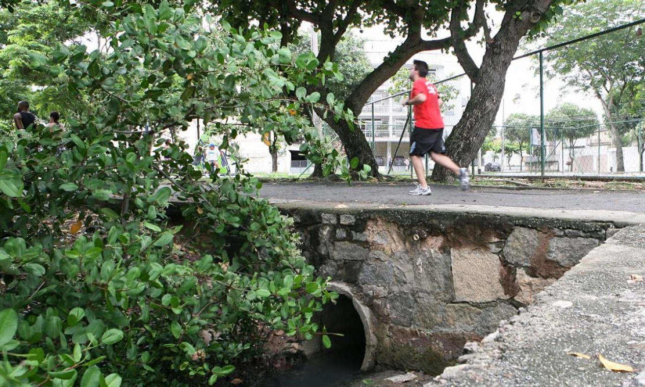 Moradores reclamam do estado do Corredor Esportivo da Ilha - Jornal O Globo