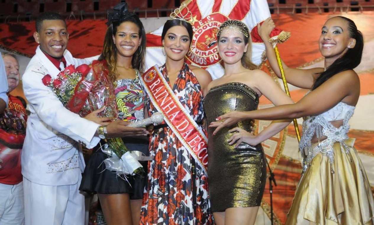 Juliana Paes é coroada rainha da Viradouro - Jornal O Globo