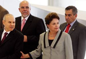 Dilma não faz referência às denúncias contra novo ministro 