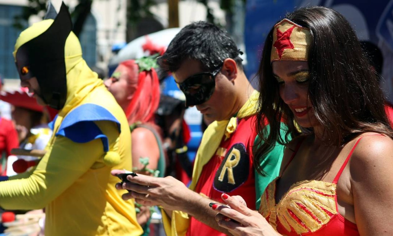Os super-heróis estão conectados Foto: Felipe Hanower / O Globo