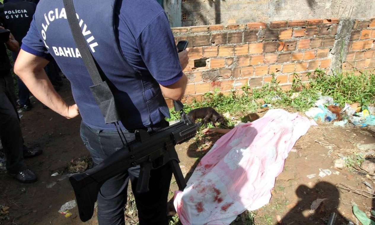 Na madrugada de sábado para domingo foram registrados seis mortes na capital baiana Foto: Agência A Tarde