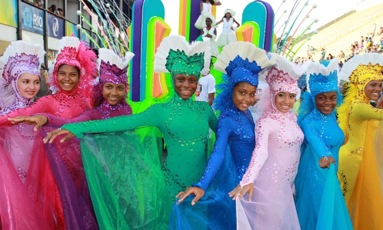 Confira os destaques do desfile da escolas mirins Jornal O Globo Confira os destaques do desfile da escolas mirins Jornal O Globo
