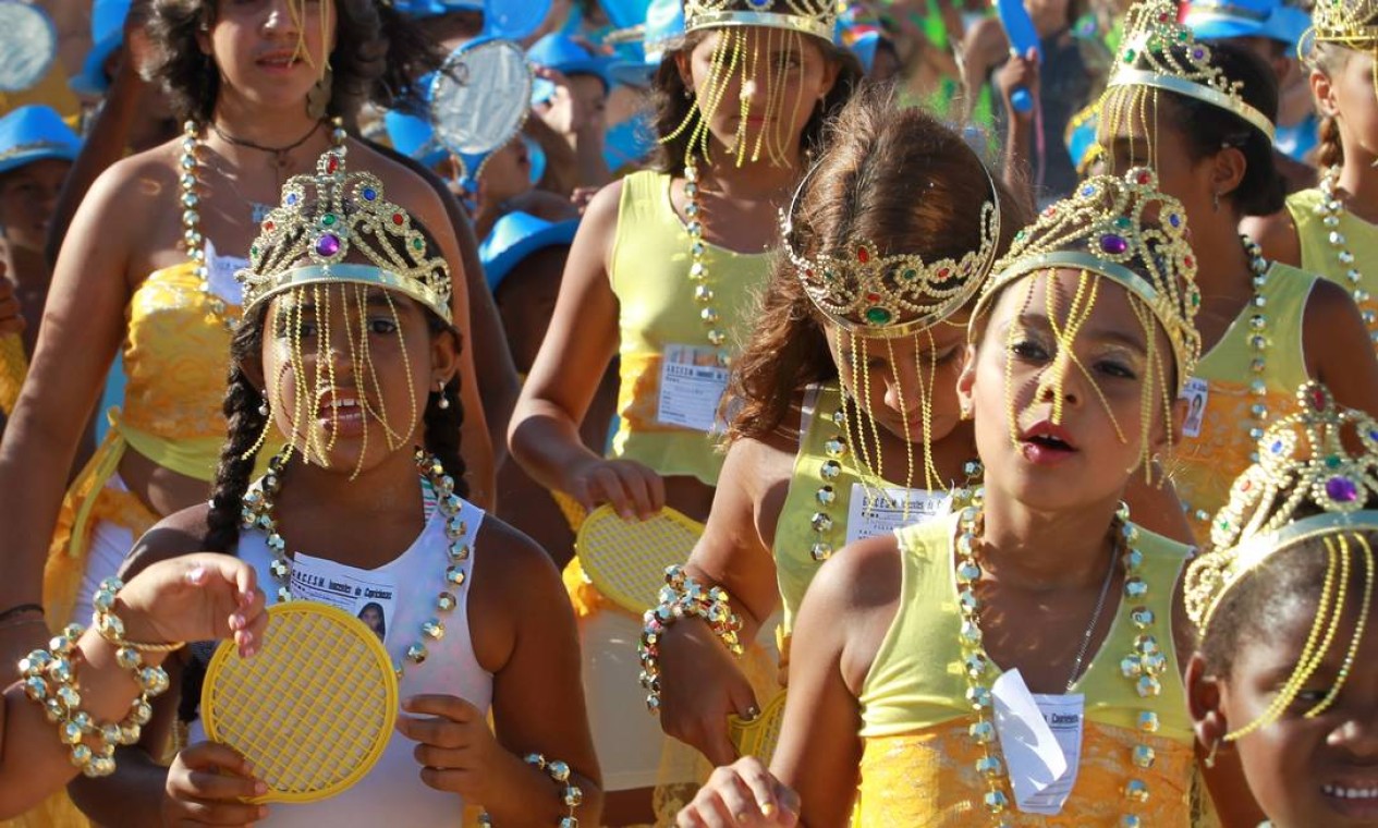 Confira os destaques do desfile da escolas mirins Jornal O Globo Confira os destaques do desfile da escolas mirins Jornal O Globo