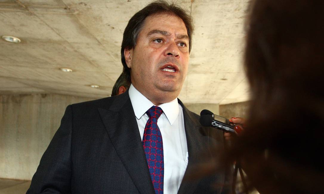 
O senador Gim Argello, que exonerou seu assessor
Foto: O Globo / Aílton de Freitas