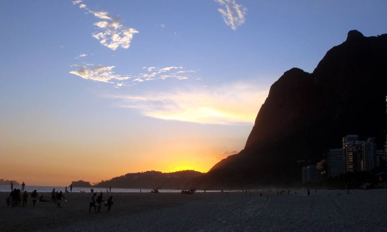 O pôr do sol na Praia de São Conrado é um dos programas favoritos do leitor Guilherme Portela Foto: Eu-repórter / Leitor Guilherme Portela