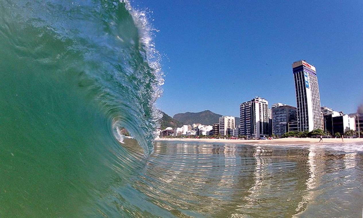 Tubular onda da Praia de Ipanema pelas lentes do leitor Marcus Schaefer Foto: Eu-repórter / Leitor Marcus Schaefer