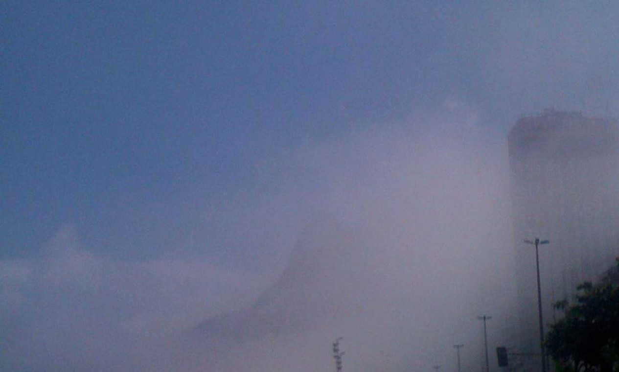 Fog encobre praias da Zona Sul do Rio - Jornal O Globo