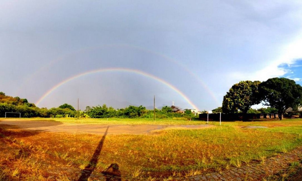 Arcosíris colorem céu do Rio após chuva na quartafeira (14) Jornal