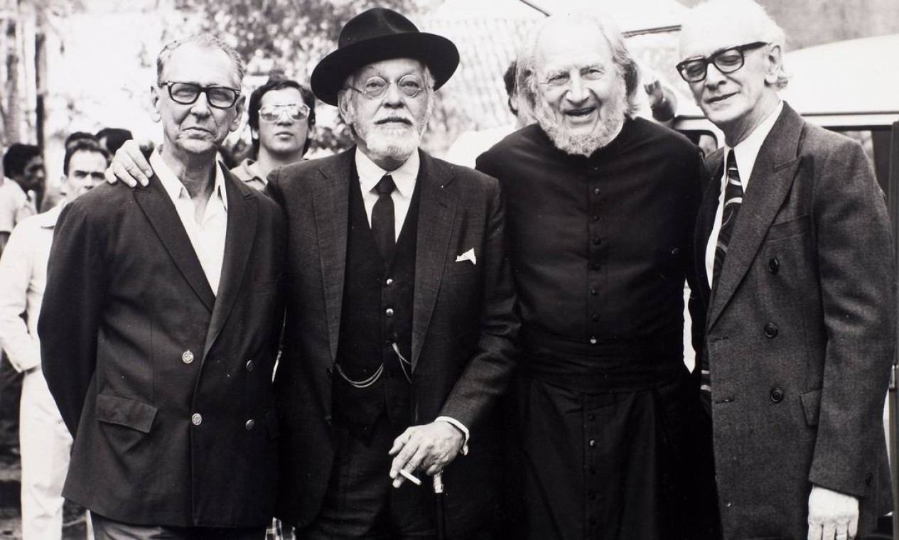 Exposição no Rio resume a vida do ator e escritor Mário Lago Jornal O