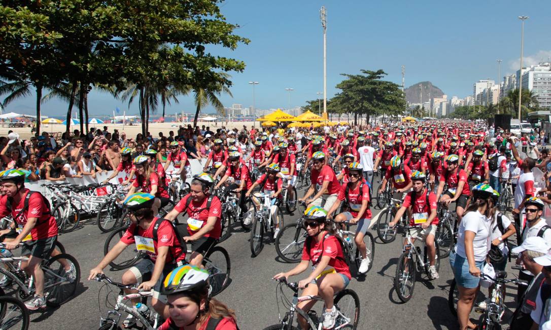 
Ciclistas percorreram o trajeto de Copacabana ao Aterro do Flamengo num belo dia sol
Foto: Pedro Kirilos