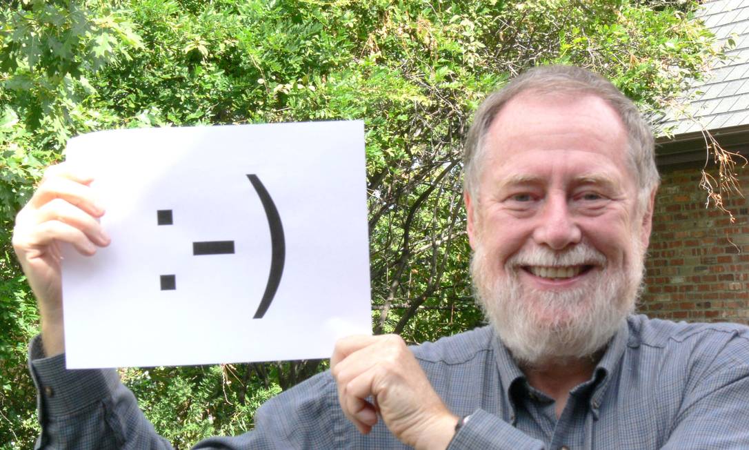 
Scott Fahlman, professor-pesquisador da da Universidade de Carnegie Mellon, criou os emoticons em 19 de setembro de 1982.
Foto: Arquivo pessoal