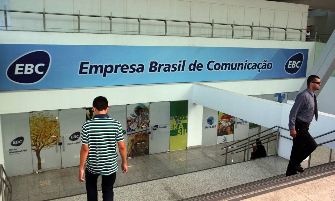
Entrada da nova sede da Empresa Brasil de Comunicação (EBC), antiga Radiobrás, em Brasília
Foto: O Globo / Givaldo Barbosa