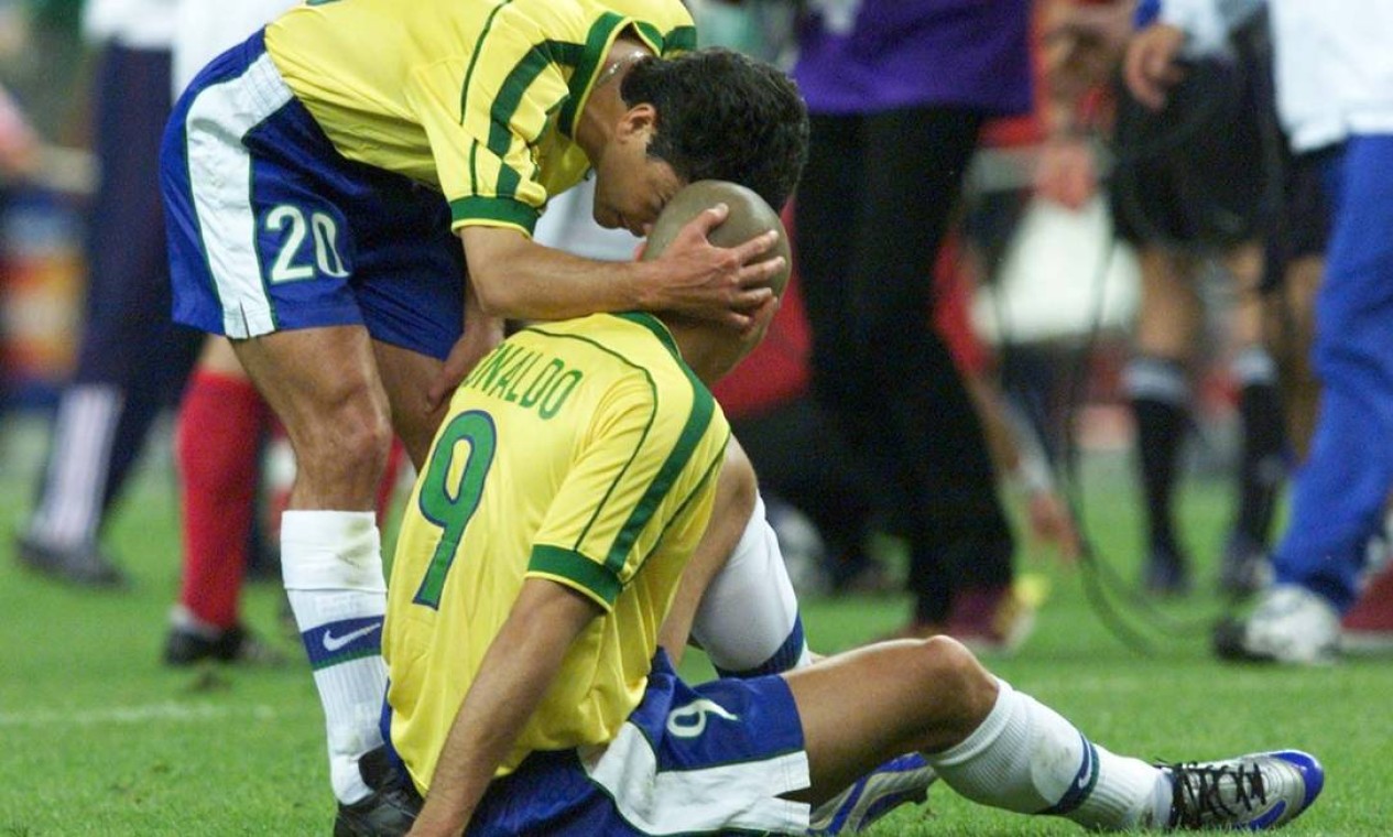 Ronaldo 'derreteu' um campo congelado em Moscou para levar a Inter à glória  europeia, em 1998 - Calciopédia