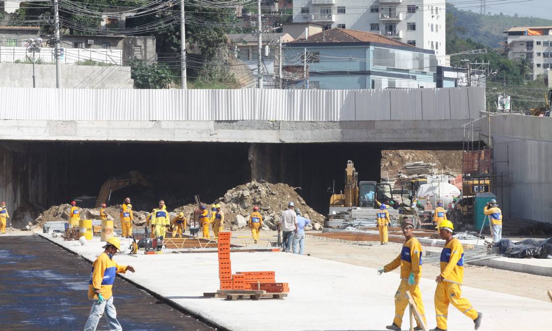 
Obra do Mergulhão e do novo viaduto de Madureira
Foto: O Globo / Paulo Nicolella
