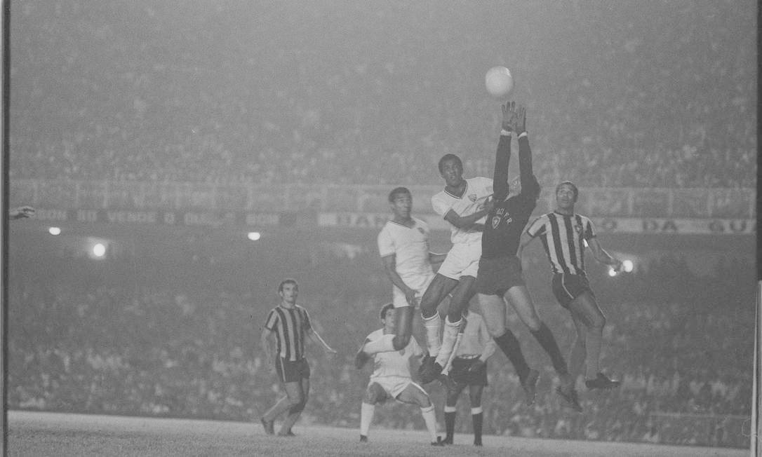 Fluminense x Botafogo: Final polêmica há 41 anos - Jornal O Globo