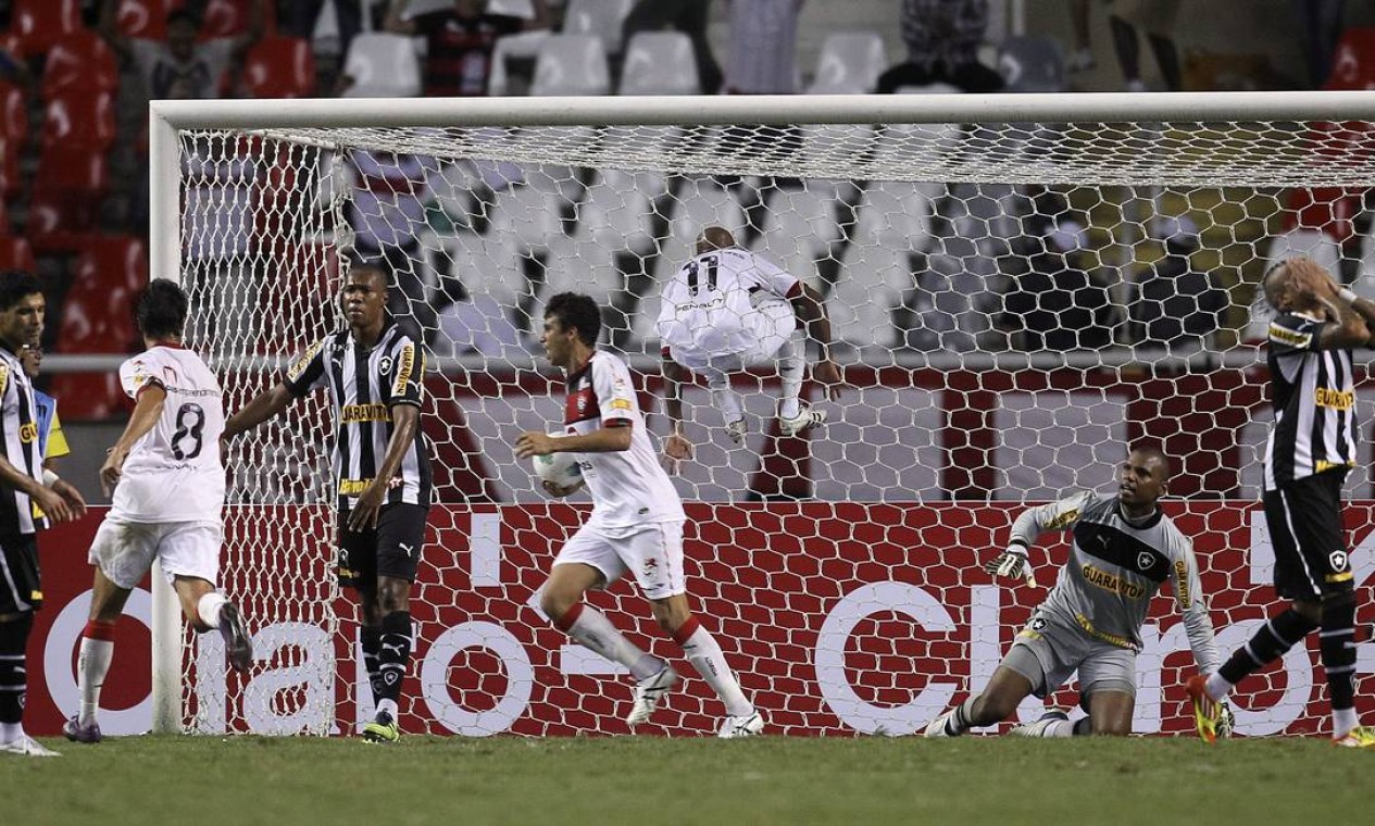 Botafogo perde para o Vitória e está fora da Copa do Brasil - Jornal O ...
