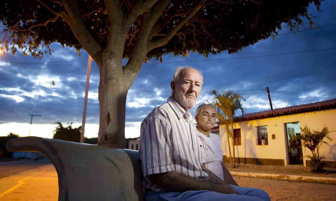 
For many years, Bom Jesus da Serra was home to an asbestos mine, which was decommissioned in 1967. Alcides worked in the mine and now has asbestosis.
Foto: Agência O Globo / Márcia Foletto