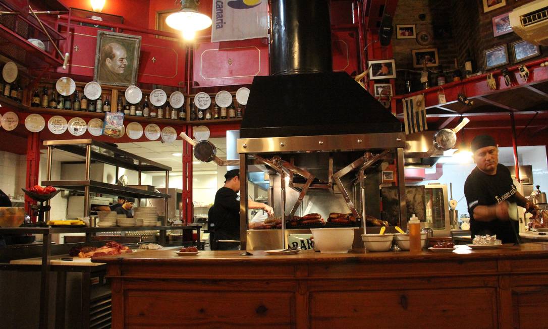 
A parrilla El Pobre Luis, um dos melhores restaurantes de carne de Buenos Aires
Foto: Bruno Agostini / O Globo