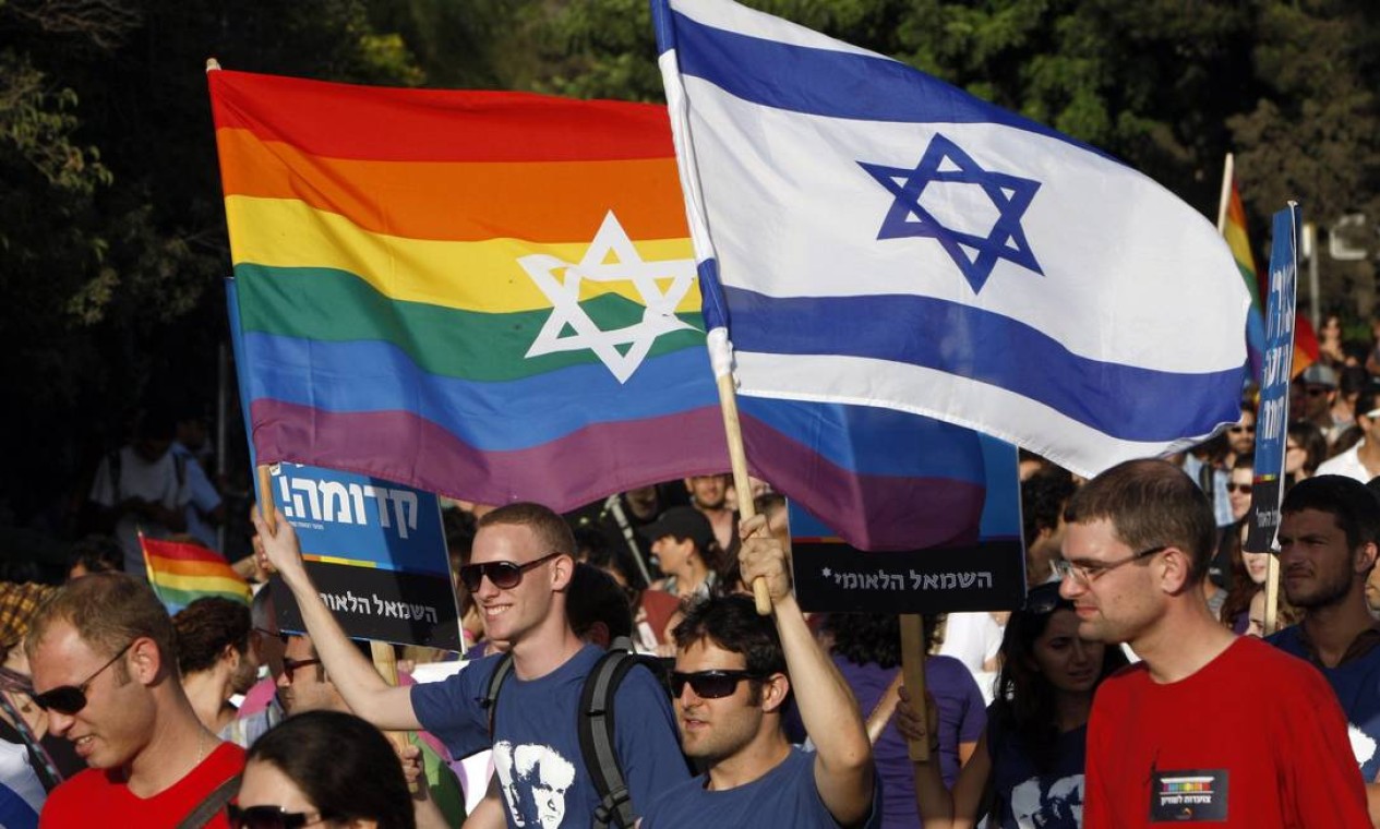 Em Jerusalém, mais de cem mil pessoas costumam se reunir anualmente pelo Orgulho Gay. Em 2010, parada virou alvo de protestos de conservadores e, no ano anterior, um ataque a um centro gay matou duas pessoas e deixou 13 feridos em Tel Aviv Foto: Reuters