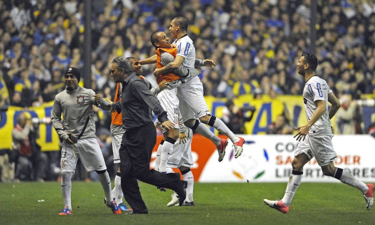 Corintianos Comemoram Empate E Apostam No Pacaembu Para Sair Com O