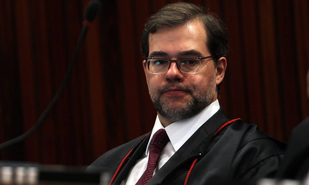 
Ministro José Antonio Dias Toffoli: poucas chances de ter legitimidade questionada para julgar mensalão
Foto: Agência O Globo / Gustavo Miranda