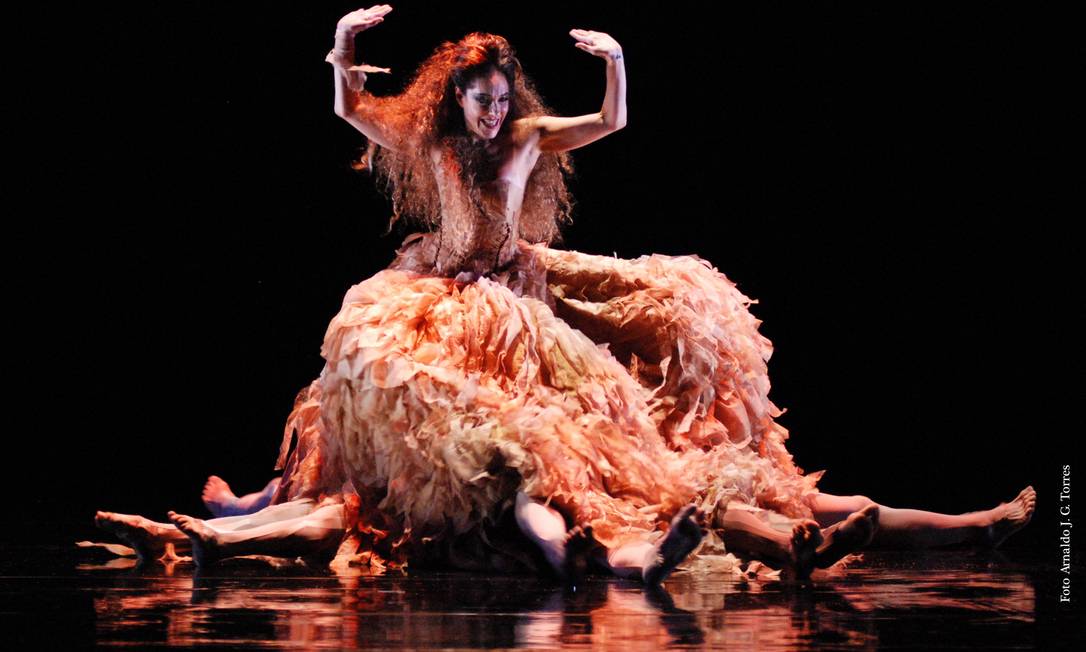 Christiane Torloni mistura dança e teatro em 'Teu corpo é meu texto' - Jornal O Globo