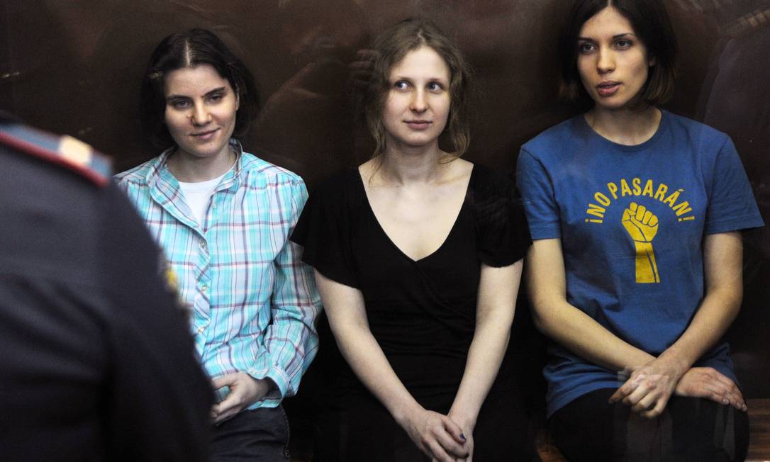 
Ativistas esperam a leitura do veredicto: Promotoria pediu três anos de prisão
Foto: ANDREY SMIRNOV / AFP