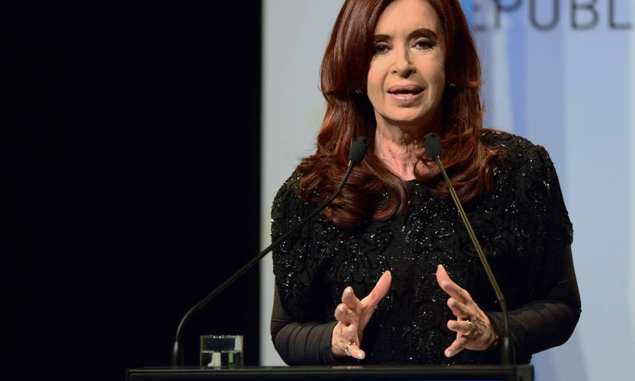 Cristina Kirchner faz seu 16º discurso em rede nacional e causa panelaço -  Jornal O Globo