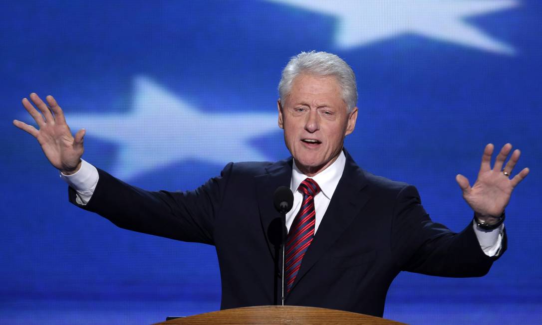 Para Clinton, Obama está criando nova economia para Estados Unidos