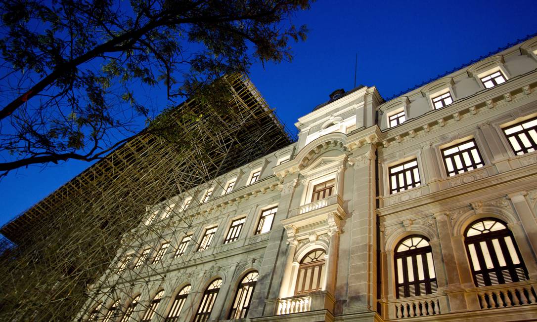 Um passeio histórico no entorno do Museu de Arte do Rio Jornal O Globo