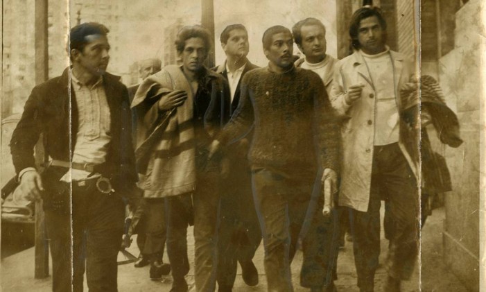 
A foto de 1968 mostra Dirceu (primeiro à direita) que foi líder estudantil durante a ditadura militar. Ele participou da luta armada, foi preso político e exilado e viveu 7 anos na clandestinidade
Foto: Arquivo / Agência O Globo