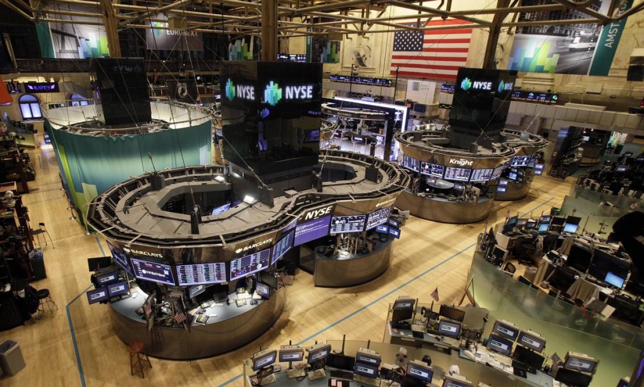 O interior vazio da Bolsa de Nova York (NYSE) Foto: Reuters