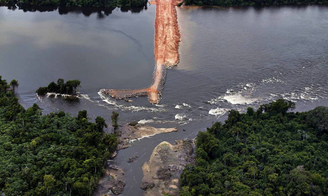 
Hidrelétrica de Belo Monte: sem represa para água. Discussão é a volta de grandes reservatórios
Foto: Marizilda Cruppe/EVE/Greenpeace