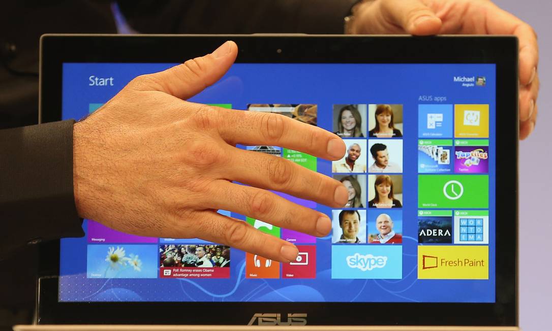 
Windows 8 sendo apresentado em um tablet em outubro, em Nova York
Foto: MARIO TAMA / AFP