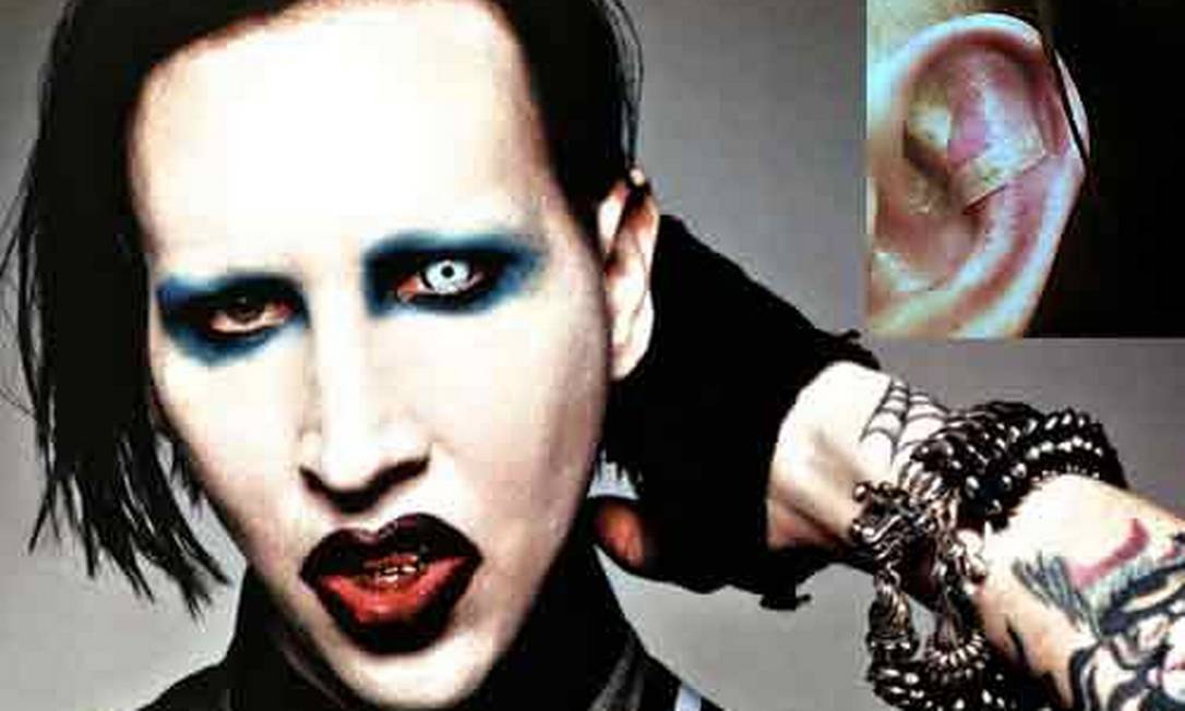Marilyn Manson e a orelha em detalhe Foto: Reprodução Twitter