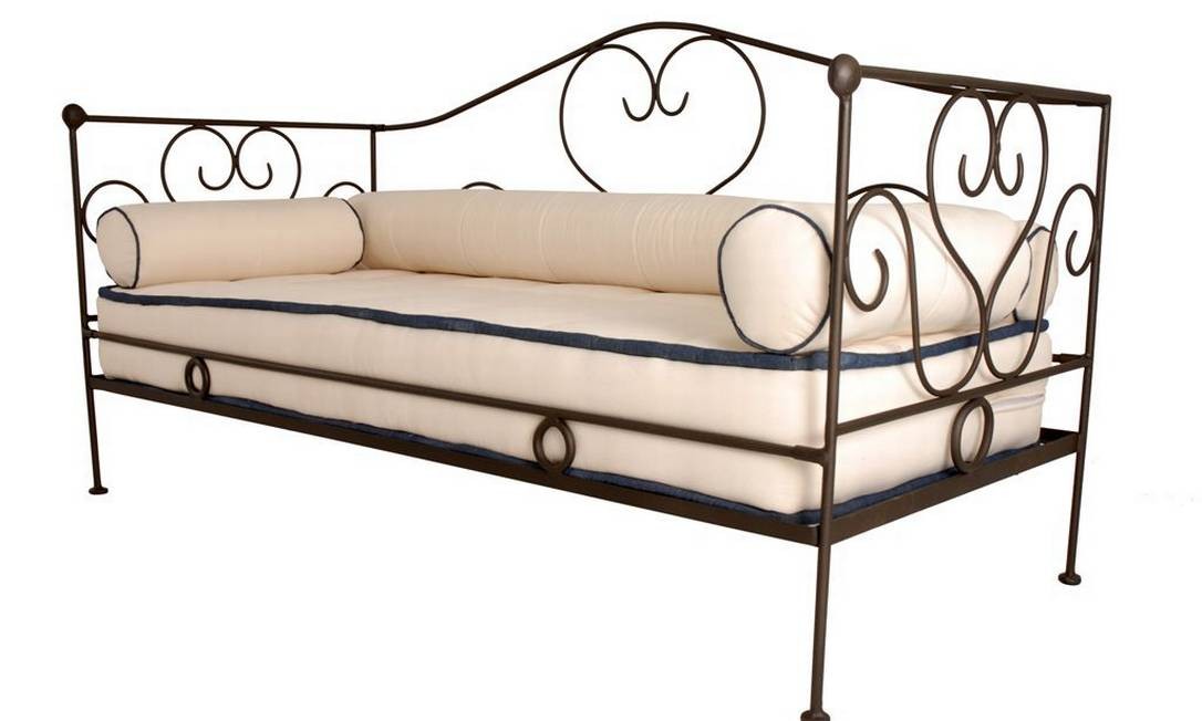 20 modelos de sofás, cadeiras, poltronas, mesas e espreguiçadeiras para