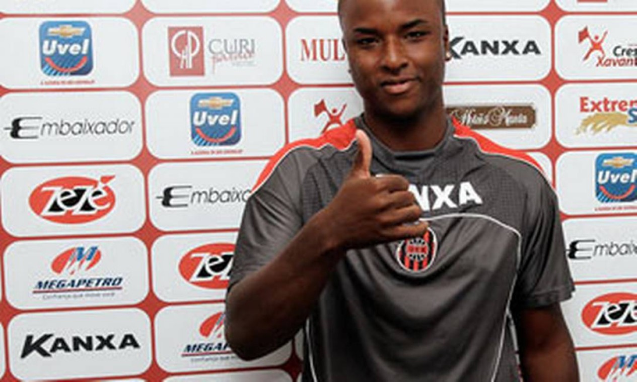 Zagueiro André Ribeiro é novidade no Vasco - Jornal O Globo