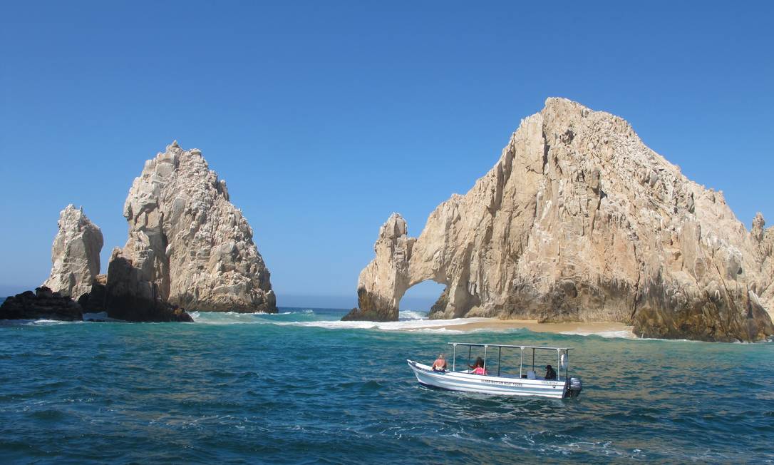 Um dos pontos turísticos mais famosos em Los Cabos, o Arco, pode ser visto em passeio de barco Foto: Cristina Massari / O Globo