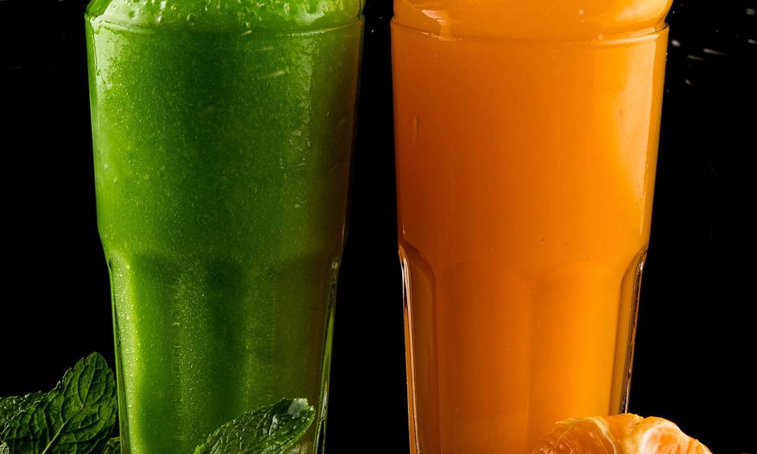 
Sucos de frutas cítricas, como o de tangerina, e as combinações com menta, são uma opção para refrescar nos dias mais quentes de verão
Foto: Marco Sobral / Divulgação