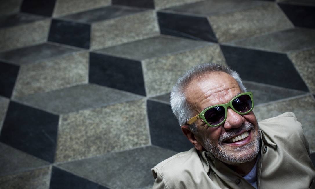 O produtor cultural Perfeito Fortuna, aos 62 anos Foto: Guito Moreto /
O Globo
