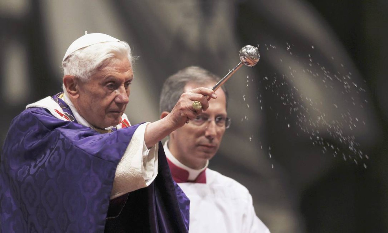 Bento XVI celebra sua última missa pública como líder da Igreja ...