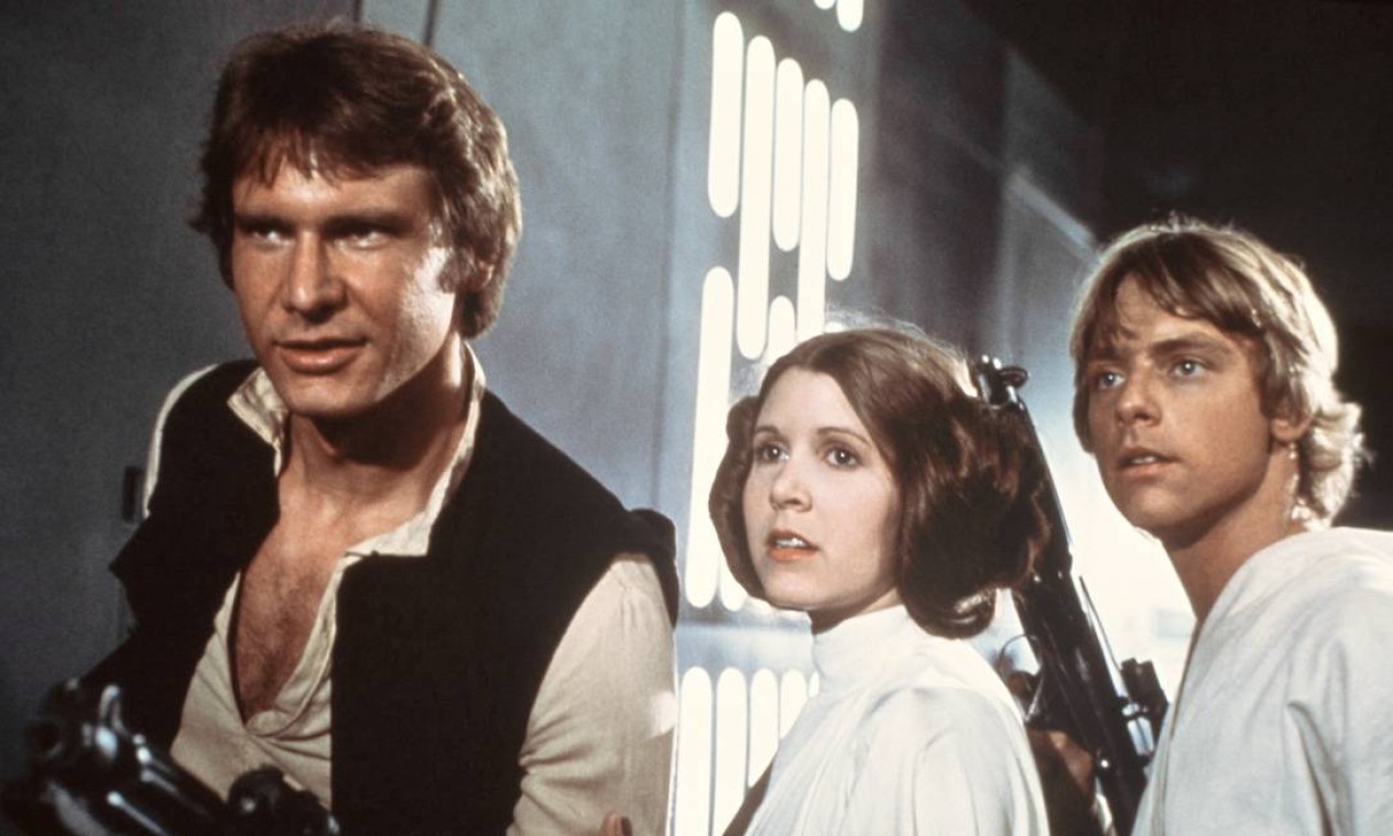 Mark Hamill faz homenagem a sua 'irmã espacial' Carrie Fisher