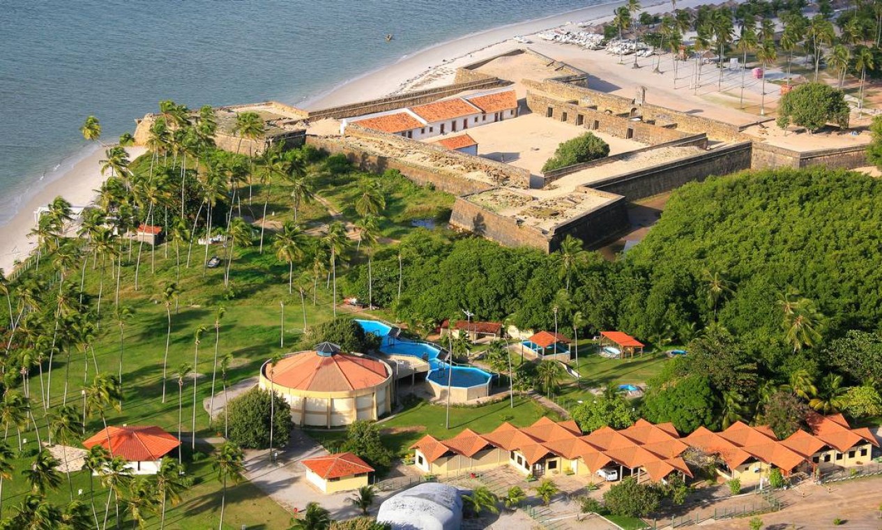 A fortaleza, estrategicamente localizada numa das praias mais bonitas do litoral pernambucano, foi reaberta em novembro. Foto: Hans von Manteuffel / O Globo