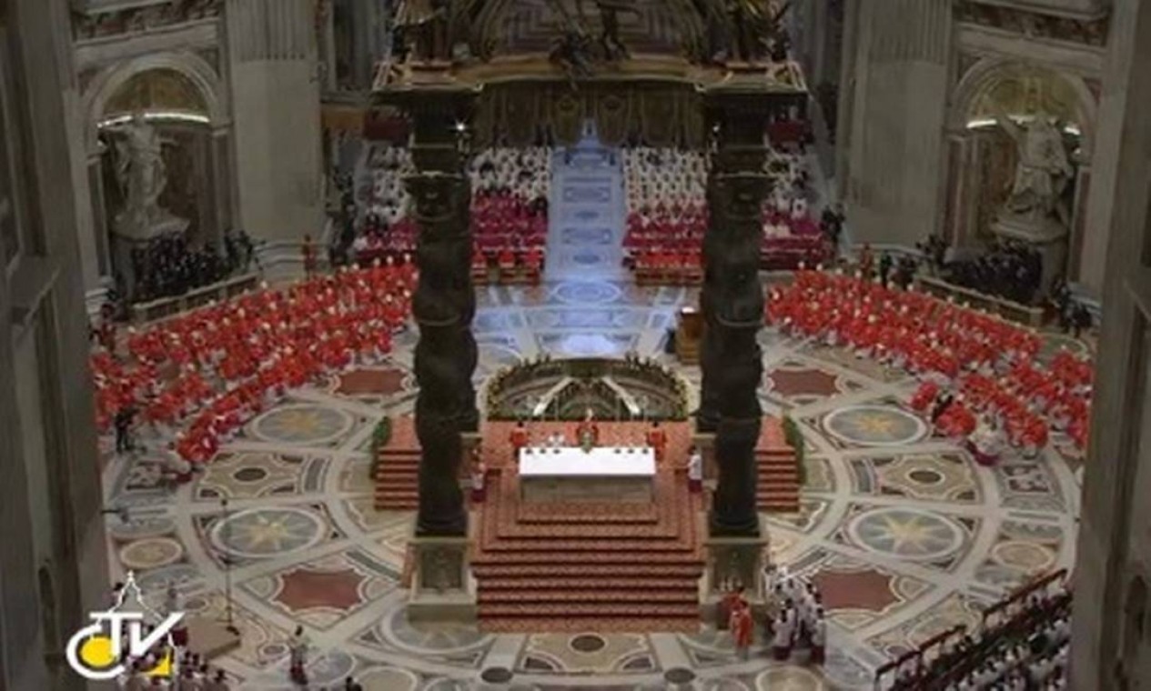 Todos os 115 cardeais eleitores compareceram à cerimônia Foto: Vaticano/Divulgação